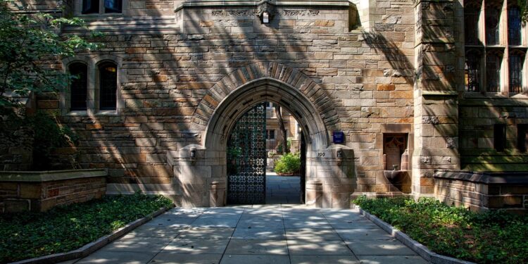 Yale Law School Opposes Proposed Deal with DOJ Over Admissions Investigation