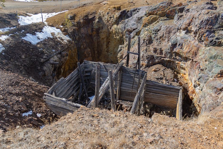 Tungsten West Mine Reopens, Sparks Engineer and Scientist Jobs