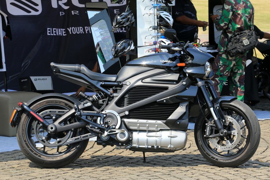 Rs 5,000 subsidy on two -wheeler EV extended