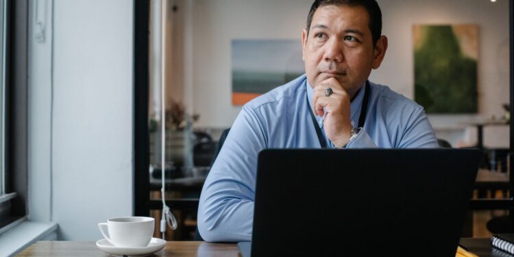3 Strategies to Overcome Decision Fatigue as a Remote Leader