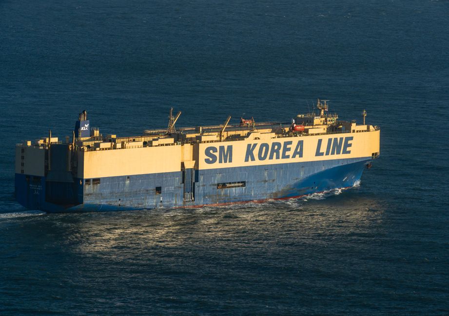 Arctic shipping routes and container carriers