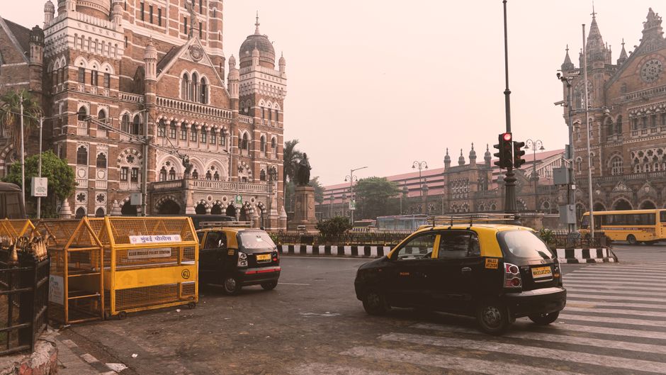 Maharashtra Targets Unauthorized Class 11 Admissions