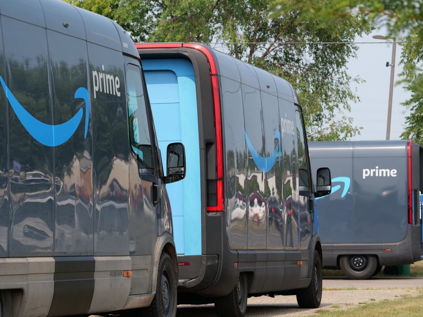 Amazon to Expand Drone Deliveries to Suburban Chicago, Atlanta