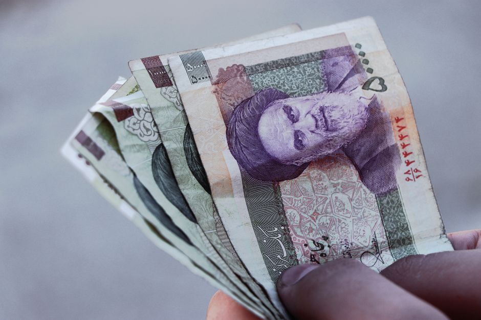 Iran Rial Hits Record Low Amid Economic Crisis Warning