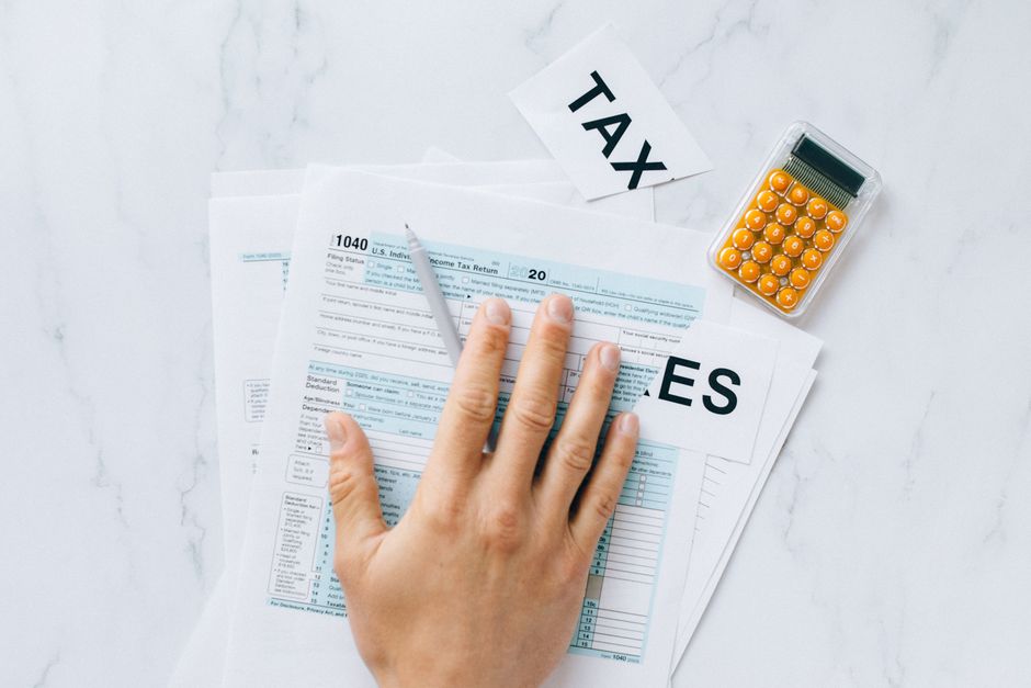Freelancers Navigate ITR Deadline: Forms and Deductions