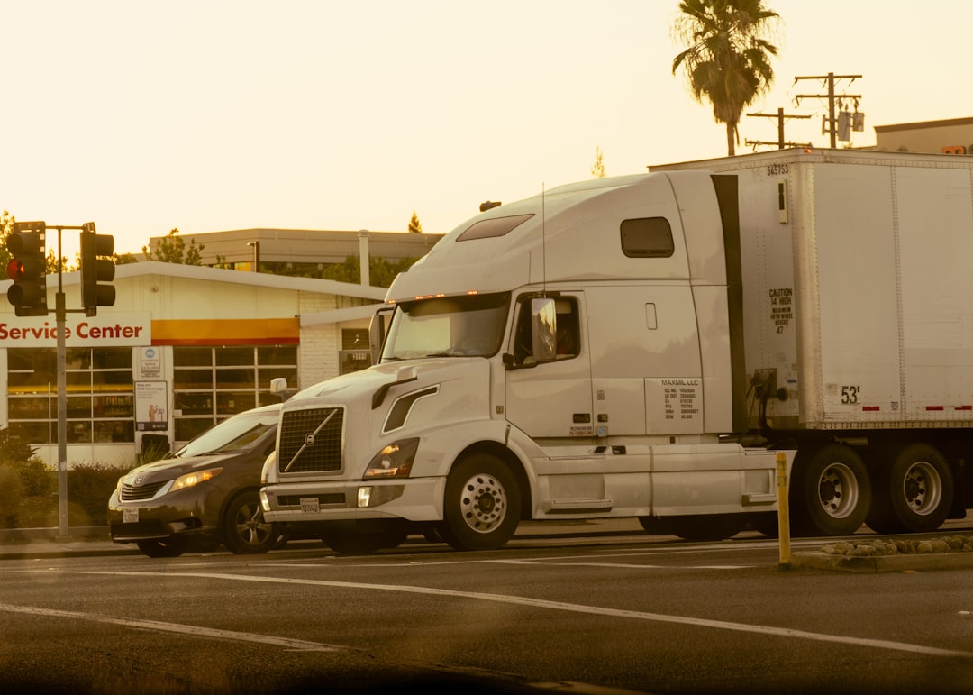 California Tests Self-Driving Trucks on Highways