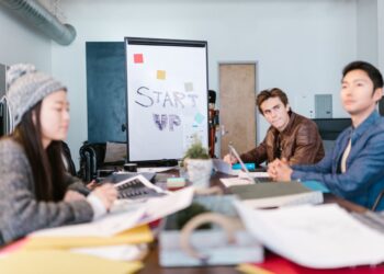 7 Essential Components for Effective Startup Presentations Beyond the Pitch Deck