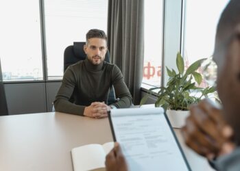 7 Ways to Craft a 30-Second Elevator Pitch That Lands Job Interviews