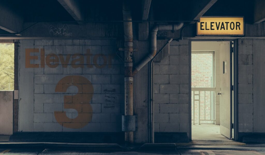 7 Ways to Craft a 30-Second Elevator Pitch That Lands Job Interviews
