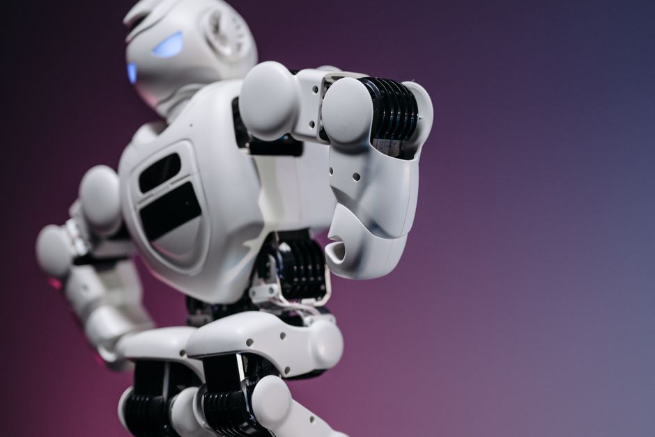 Gates Advocates Robot Tax, ‘Human Reserved’ Jobs