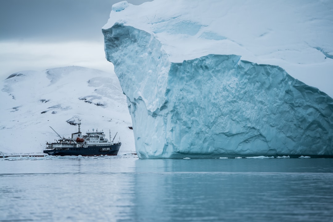 Arctic shipping routes and container carriers