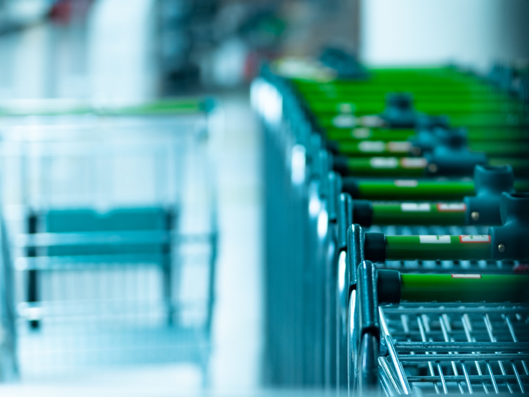 AI Shopping Trolleys Transform Retail Experience