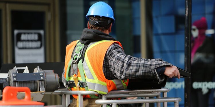 AI Data Center Expansion Drives Hiring Surge in Construction, Energy and Engineering Sectors