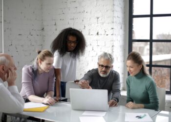 AI-Driven Collaboration Tools Expose Workplace Dynamics