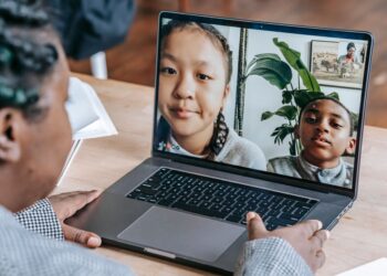AI‑Powered Tutoring Platforms Expand Globally, Prompting Teacher‑Job Displacement Concerns