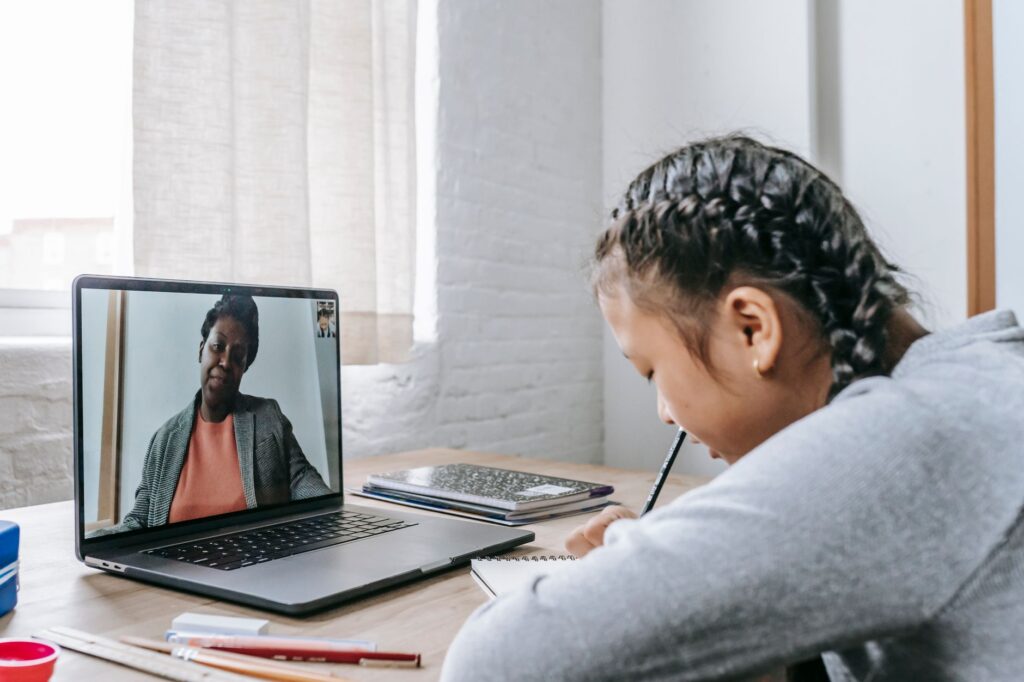 AI‑Powered Tutoring Platforms Expand Globally, Prompting Teacher‑Job Displacement Concerns