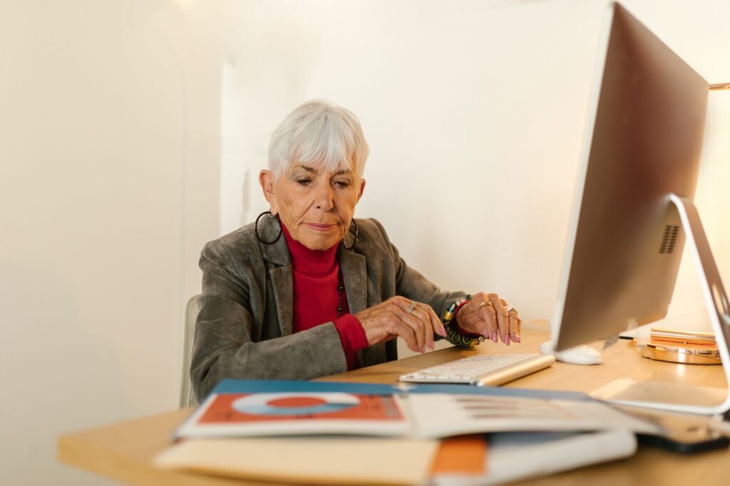 Bridge jobs redefine late‑career trajectories