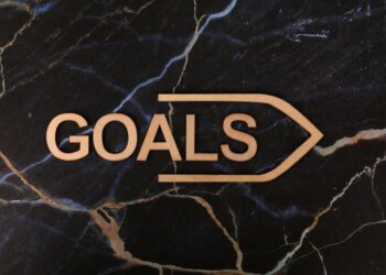 Career capital drives counter‑offer success