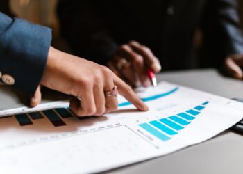 Data‑driven raise negotiations reshape career capital