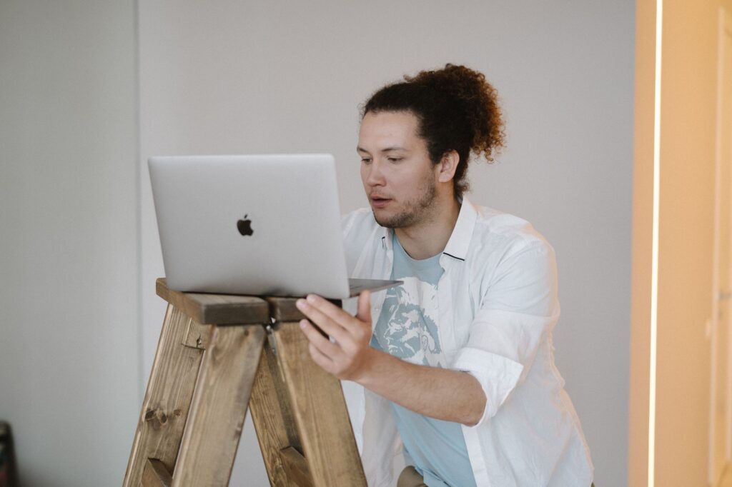 Entrepreneurial Burnout Declines as Stop‑and‑Evaluate Protocols Take Hold