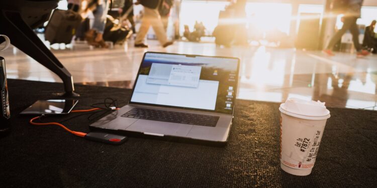 Global digital‑nomad hubs reshape local economies