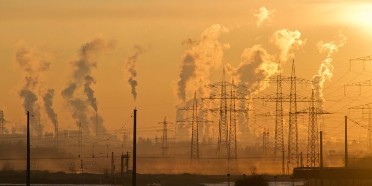 Global value chains intensify climate pressure