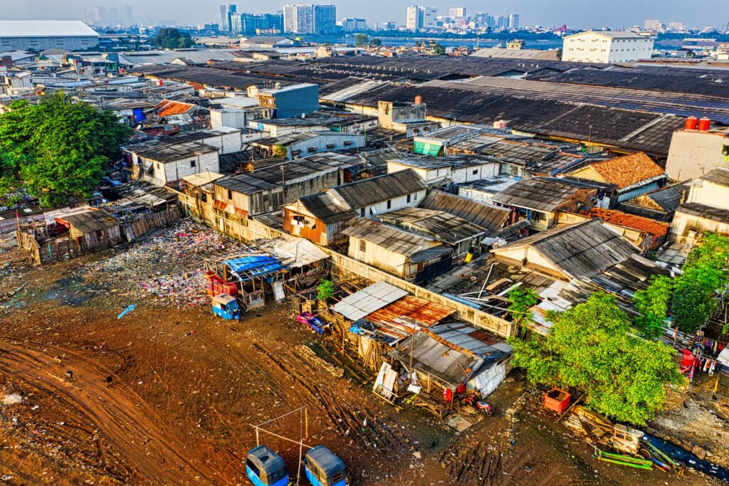 Government data analytics shrinks urban inequality gaps