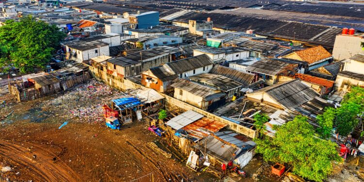 Government data analytics shrinks urban inequality gaps