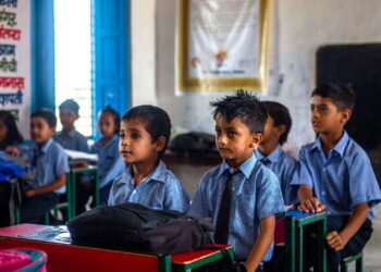 Government School Enrollment in India Falls to 49.24%, Prompting Nationwide Policy Concerns