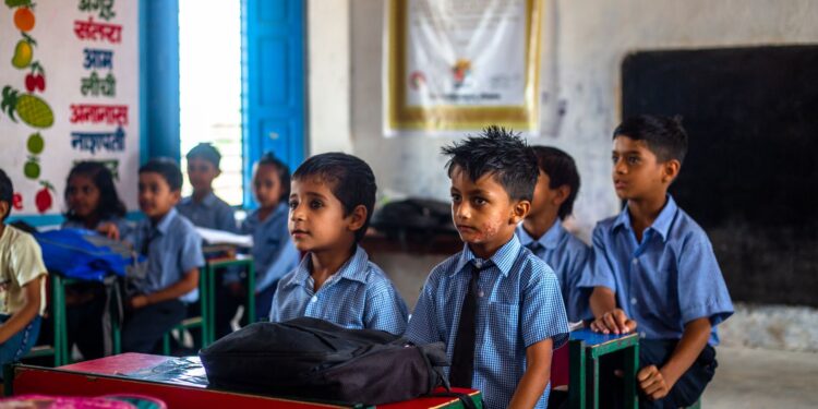 Government School Enrollment in India Falls to 49.24%, Prompting Nationwide Policy Concerns