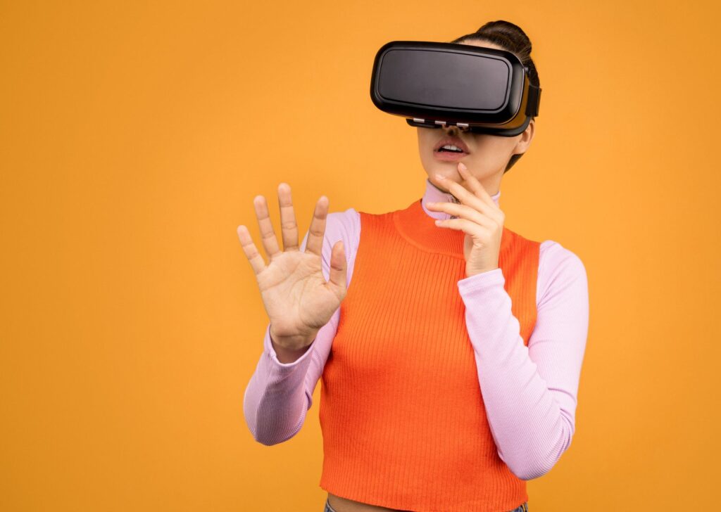 Haptic Feedback Reshapes Virtual Learning Landscape