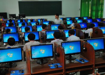 India’s Government School System Records 49.24% Enrollment Share, Prompting Nationwide Reform Calls
