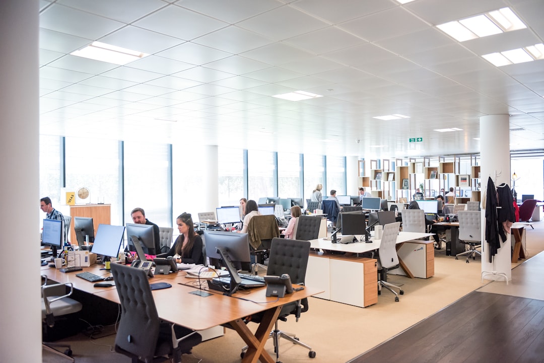 UK Labour Market Weakens as AI Tools Reshape Recruitment
