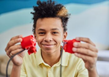 Nashua Teen Creates Low‑Cost Device for Early Alzheimer’s Detection