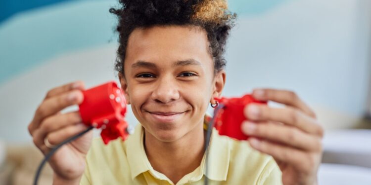 Nashua Teen Creates Low‑Cost Device for Early Alzheimer’s Detection