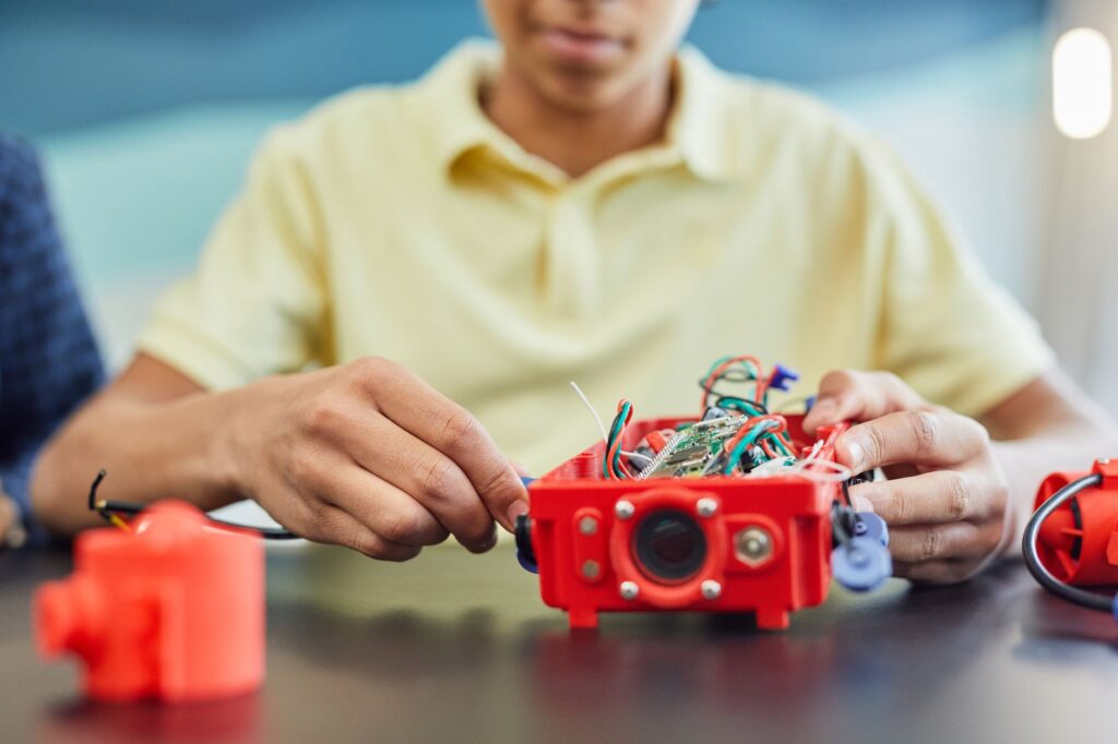 Nashua Teen Creates Low‑Cost Device for Early Alzheimer’s Detection