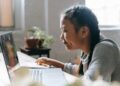 Neuroplasticity reshapes outcomes in the booming e‑learning market