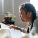Neuroplasticity reshapes outcomes in the booming e‑learning market
