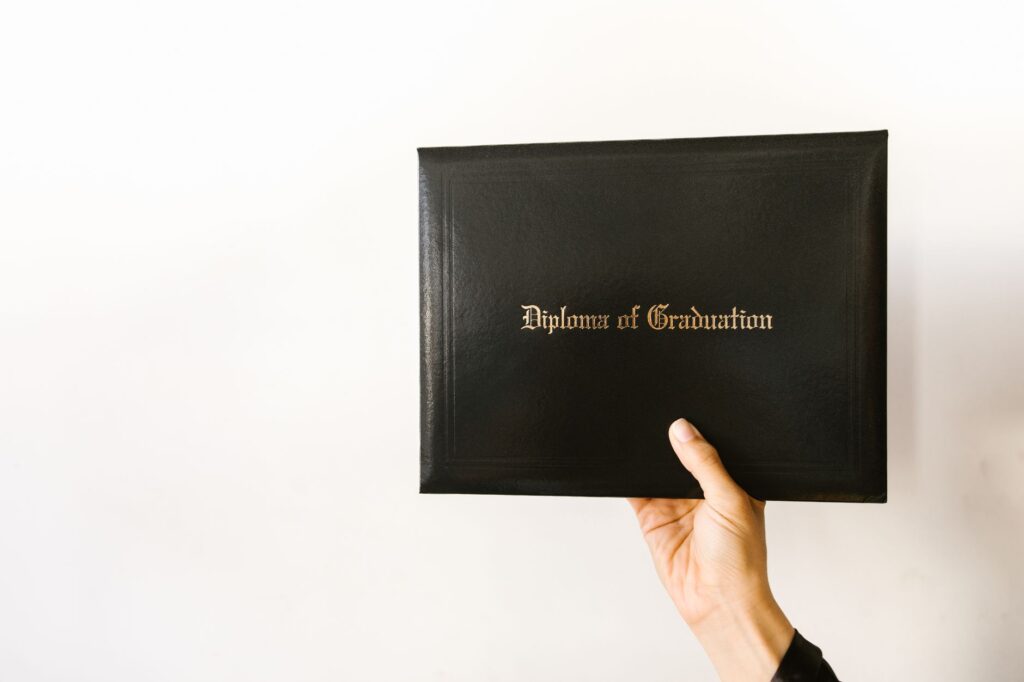 Optional coursework reshapes degree value and mobility