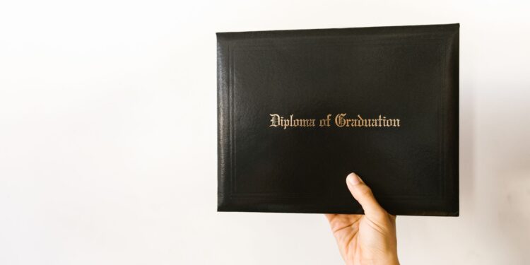 Optional coursework reshapes degree value and mobility