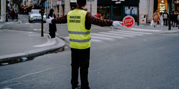 Pedestrian Fatalities Rise 72% Since 2009, Education Efforts Lag in High‑Risk States