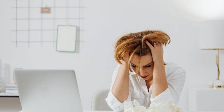 Personalized EI Frameworks Redefine Career Resilience