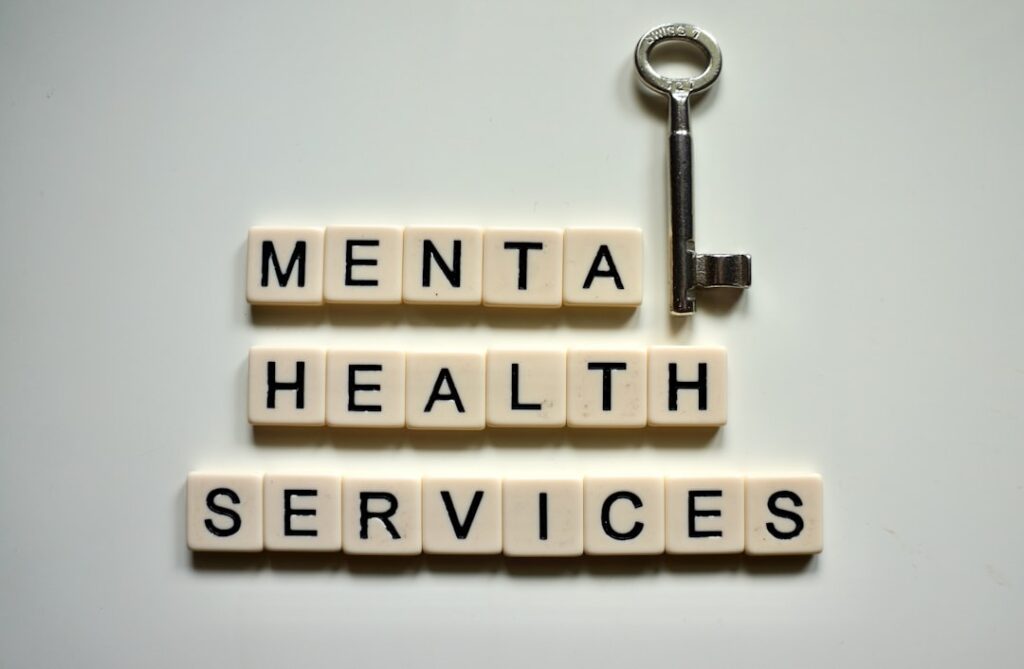 Prolonged tenure elevates workplace mental‑health risks