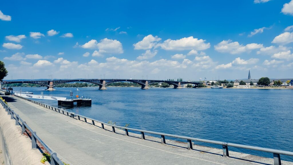 Record Low Rhine Water Levels Trigger Industry Disruption Across Europe