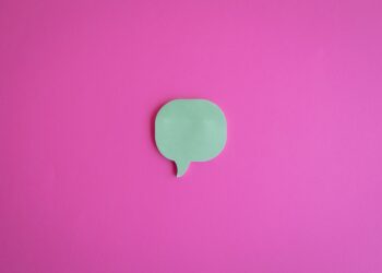 Social Media Echo Chambers Fuel Polarization