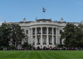 U.S. Education Secretary Calls on University Leaders to Publish Reform Commitments by Year‑End
