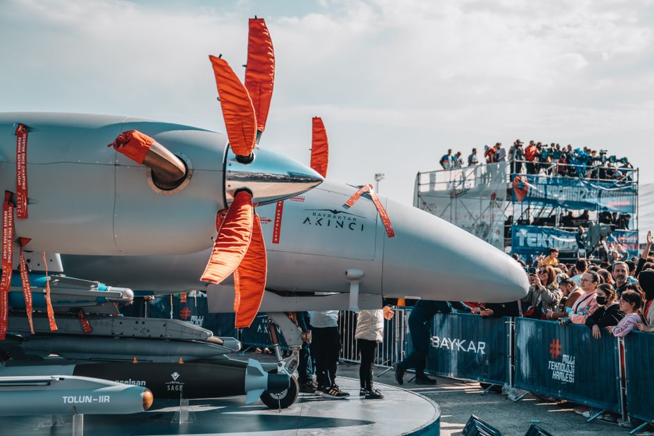 Pentagon Enlists Musk and Luckey for Military Strategy