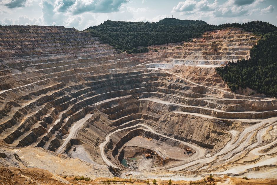 Seafloor Mining Gains Support