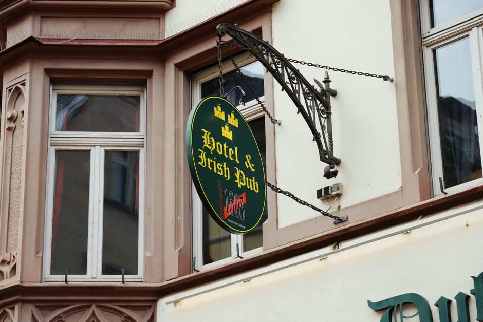 Hotels and Pubs Prepare for Youth Hiring Surge Amid UK Tax Cuts