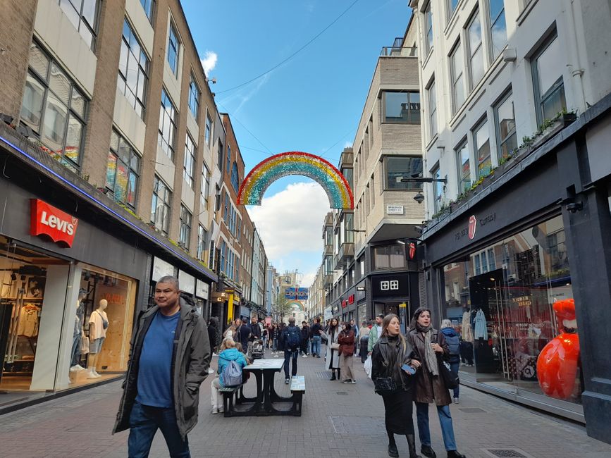 UK Consumer Confidence Peaks, ‘Burnham Bounce’ Wanes